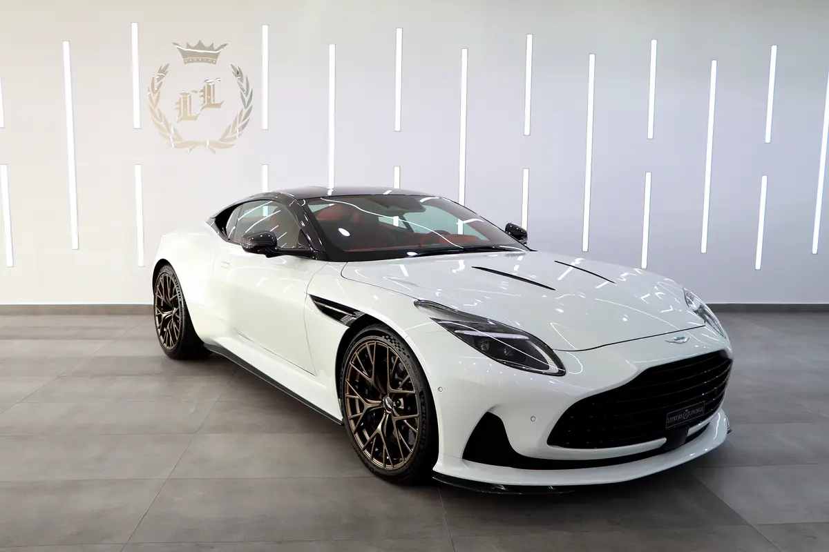Aston Martin DB12 2024 — photo 1 of 18