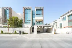 Premium Villa|Lift Access|Open For Offers|Vacant