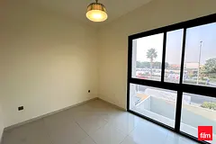 Single Row | Large 3 Bed Middle | Terrace Unit