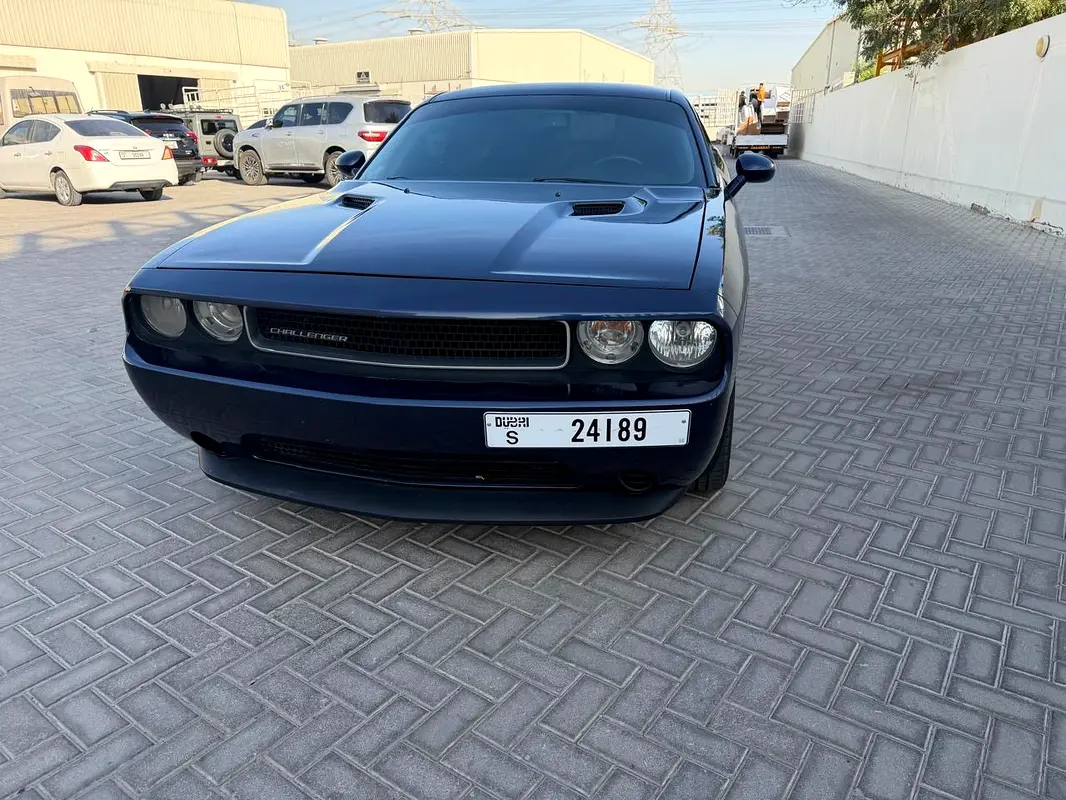 Dodge Challenger 2013 — photo 1 of 6