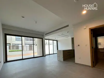 Single Row | vacant soon | Steps from pool and park