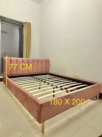Pink Velvet Queen Bed Frame 180x200 cm with Headboard