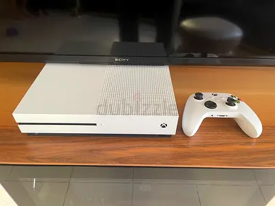 Xbox One S 1TB – Ready to Use – Factory Reset