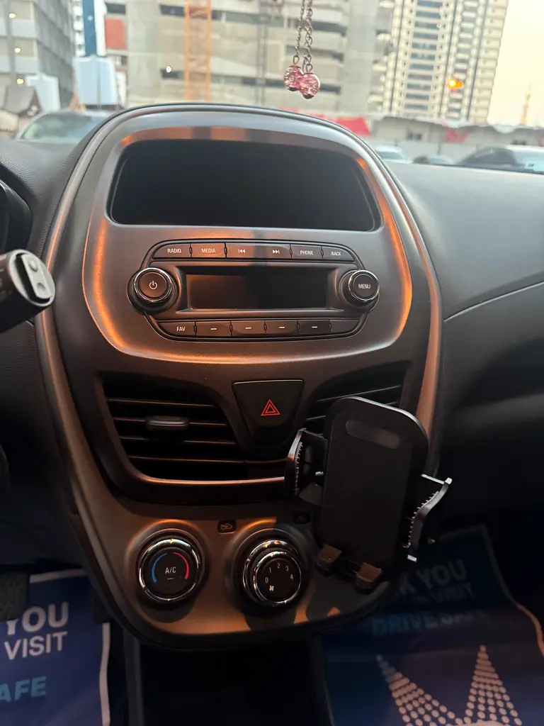 Chevrolet Spark 2020 — photo 1 of 11