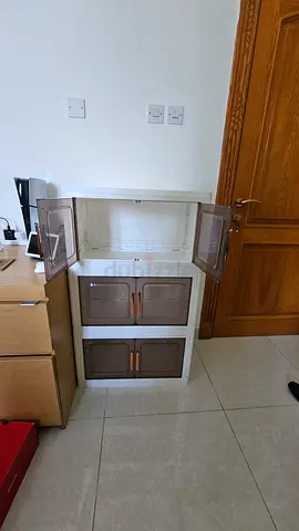 2 month used Plastic Storage Cabinet with Lockable Doors — 3-Tier Unit detachable