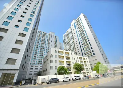 فرصة مميزة لتملك شقة غرفة وصالة في أبراج سيتي تاور بموقع حيوي ومناسب للسكن والاستثمار تتميز الشقة بمساحة واسعة تبلغ 757 قدم مربع مع تصميم عملي