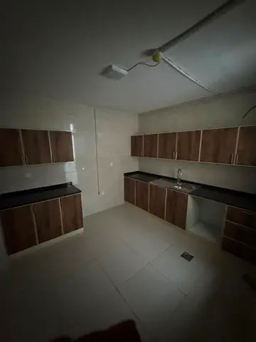 للايجار السنوى بمنطقة المجاز 2  ثلاث غرف وصاله بموقع مميز على شارع الوحدة أول ساكن-بناية جديدة  صاله كبيره  بلكونه إطلالة مفتوحة  3حمامات تكييف اسبيت