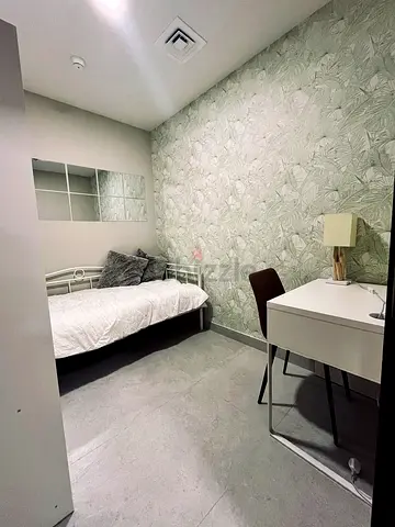 Private Bed/Bath Female Shared Apt