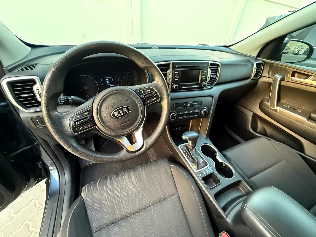Kia Sportage 2019 — photo 1 of 15
