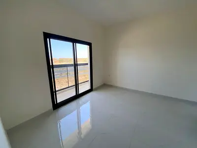 Al Aaliyah Ajman - Master bedroom, 2 bathrooms, open view, practical and comfortable design, excellent location near Sharjah and Dubai exit