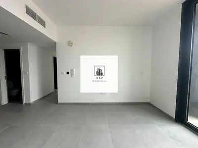 Specious luxury apartment for rent