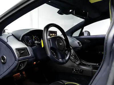 2019 Aston Martin RAPIDE — миниатюра 11