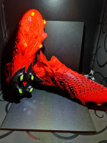Adidas predator freak football shoes