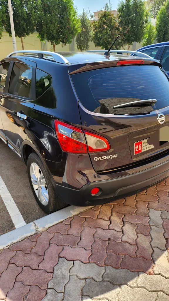 Nissan Qashqai 2011 — photo 1 of 8