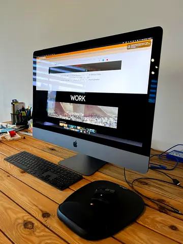 iMac Pro Workstation 27” 5K | 10-Core Xeon | 64GB RAM | 2TB SSD + Magic Keyboard  Mouse