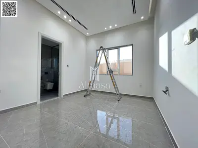 فيلا مودرن مع مسبح خاص للبيع – شامل التسجيل والكهرباء والمياه والتكييفات المركزية