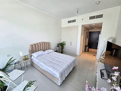 FULLY FURNISHED STUDIO | GOLF COURSE VIEW | VACANT