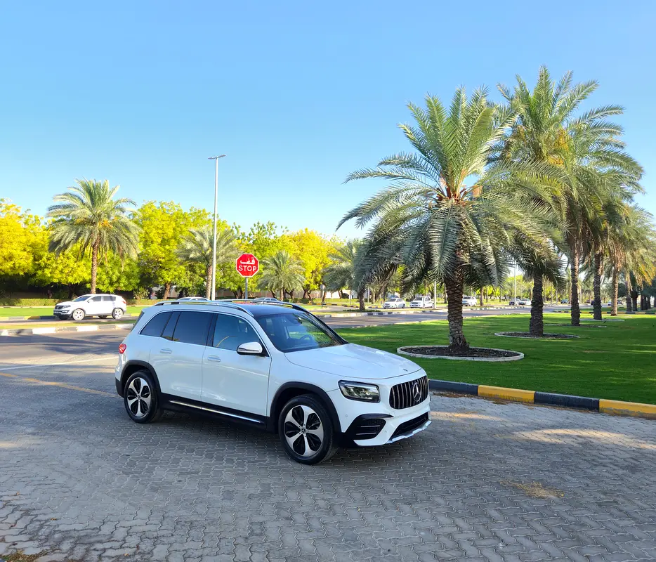 Mercedes-Benz GLB-Class 2025 — photo 1 of 18