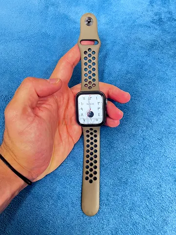 Apple Watch Series 5 (44mm) with Nike Sport Band
