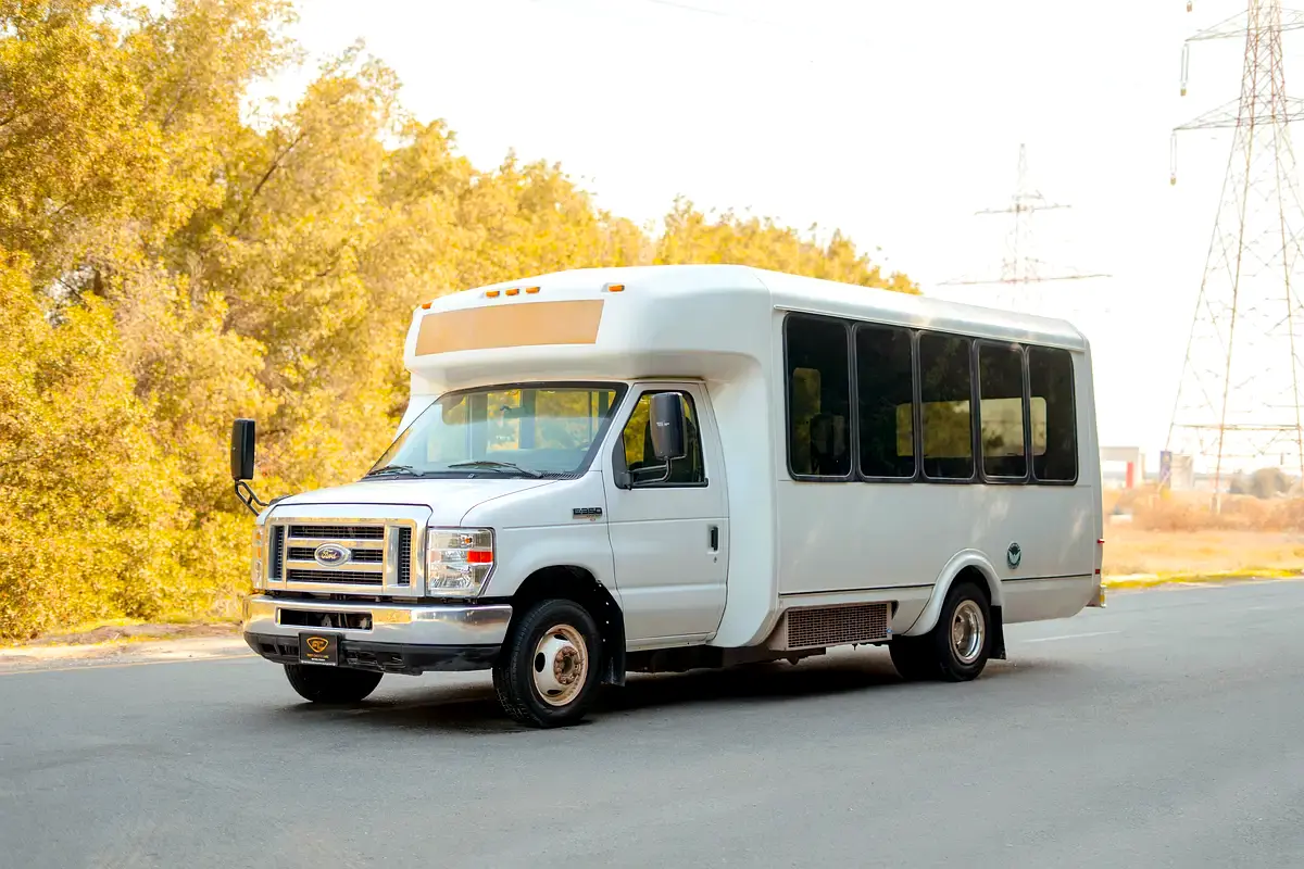 Ford E-Series 2016 — photo 1 of 17
