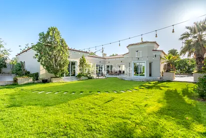 Spacious Bungalow | Huge Plot | Vastu Compliant