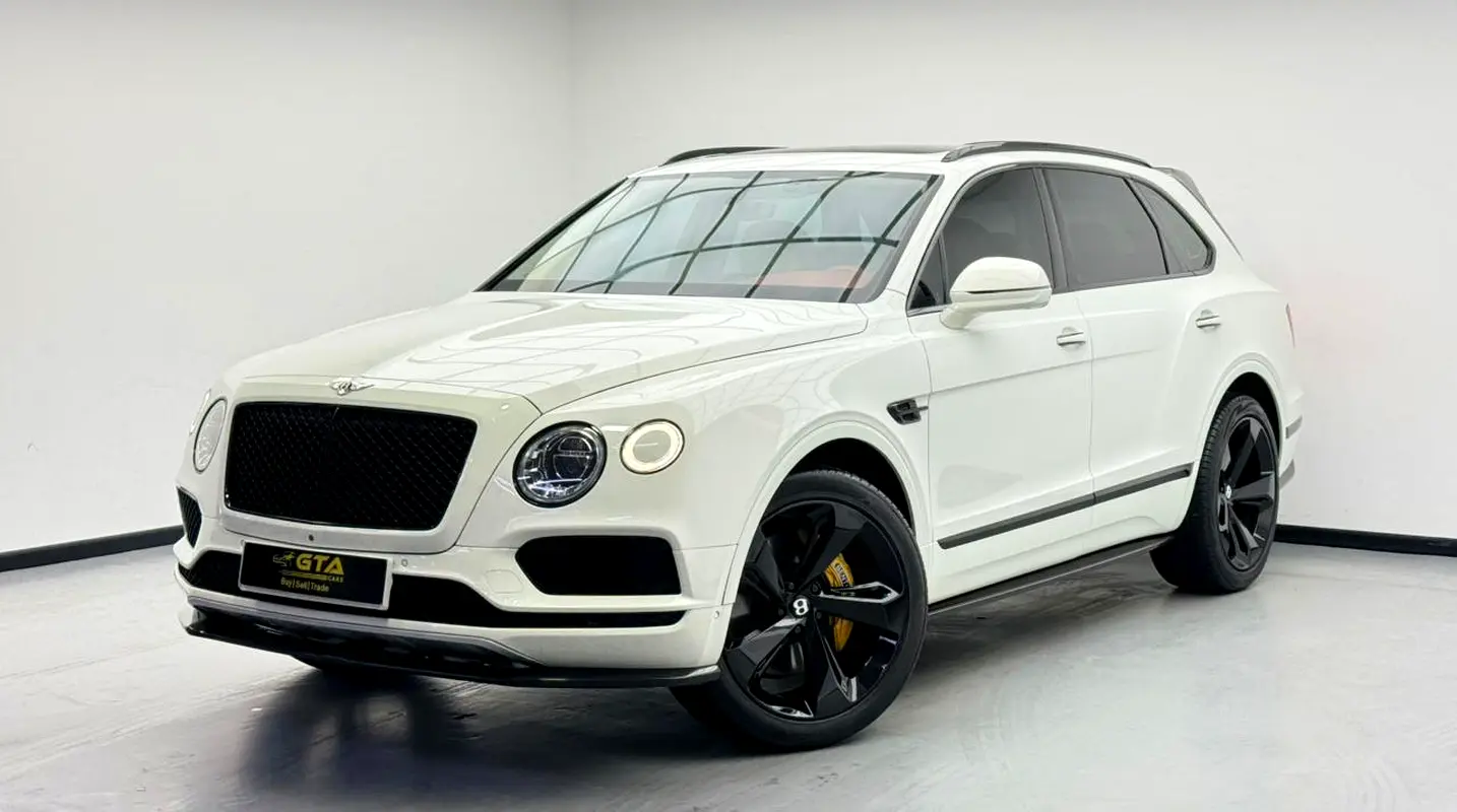 Bentley Bentayga 2019 — photo 1 of 17