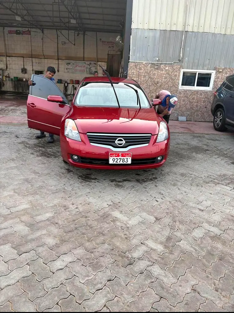 Nissan Altima 2008 — photo 1 of 6