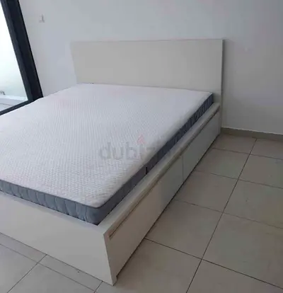 White Platform Bed with Storage Drawers — Queen Size