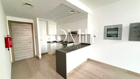 Ready to Move in | Pool View | Prime Location
