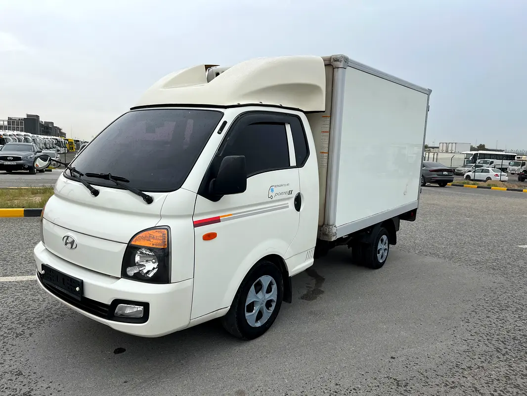Hyundai Porter 2018 — photo 1 of 11