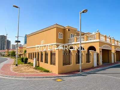 Vacant | Beautiful Landscaped | Corner Unit
