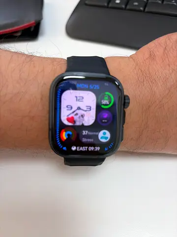 Used smartwatch in good condition (on wrist) - wearable. Huawei Fit 5 Pro. 3 days used