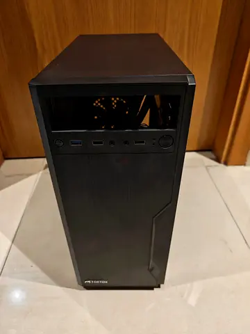 Mid-tower Gaming/Desktop PC Case (front I/O, good condition)