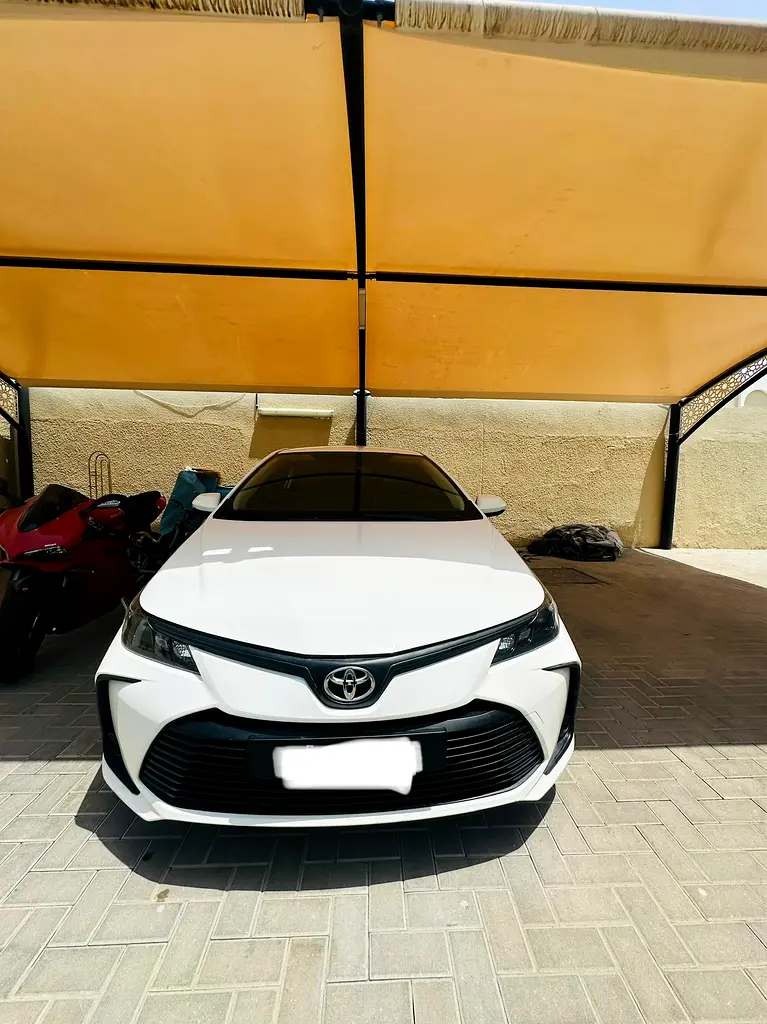 Toyota Corolla 2023 — photo 1 of 8