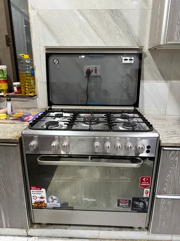 Super General 5-Burner Gas Range with Oven - Good Working Condition