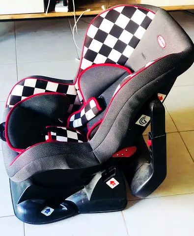 Cheap price, good quality: Convertible Infant/Toddler Car Seat with Checkered Pattern (Red/Black)