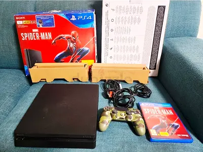 Playstation 4 Slim Spiderman Edition 1 TB with Spiderman Game with Box