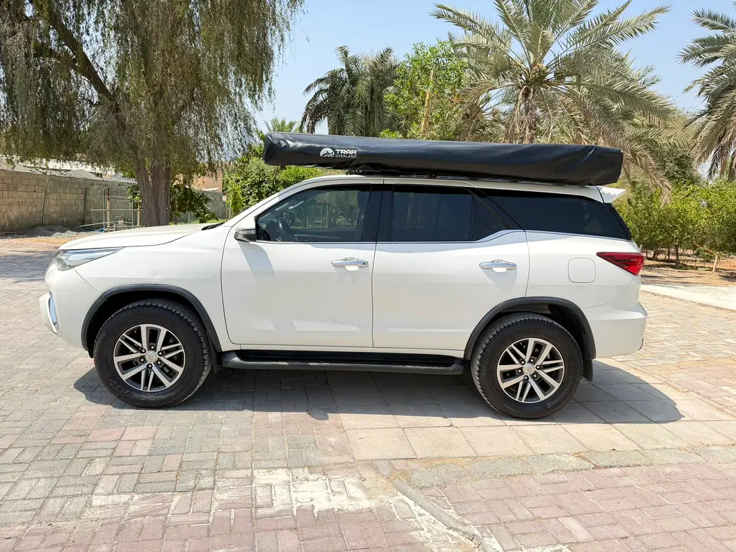 Toyota Fortuner 2018 — photo 1 of 20