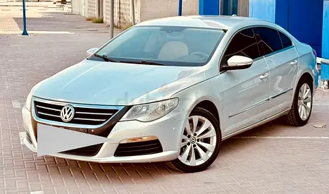 2011 VW CC-GCC-low kilometers- Excellent condition-driving excellent-100% everything !