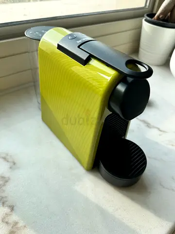 Nespresso Essenza Mini - Coffee Machine