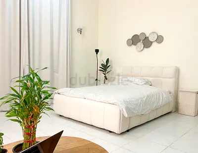 Spacious clean MASTER ROOM