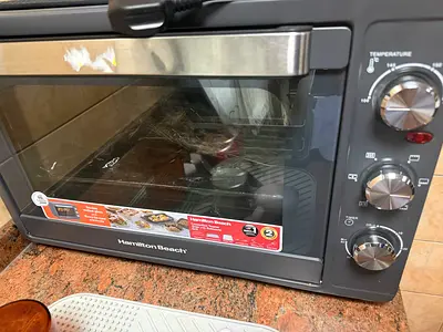 Unused Hamilton Beach 55L
Convection Oven with Rotisserie - Brand New
