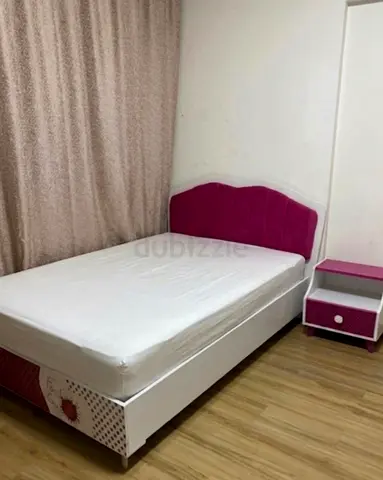 Full bedroom (twin bed + side table + dressing table + mirror)