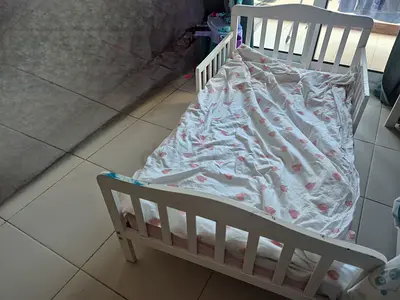 Free toddler used bed