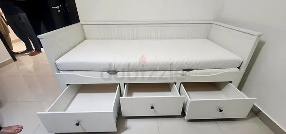 White Daybed with Three Underbed Drawers and Mattress