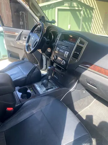Mitsubishi Pajero 2015 GLS Top 5 Door - GCC Specs - Excellent Condition