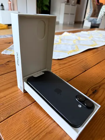iPhone 17
