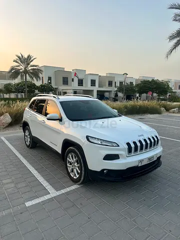 Jeep Cherokee Longitude 2016 GCC Specs