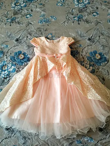 Gorgeous Girls party dress Frock for 4-6 years old girl in perfect condition used one time Al barsha