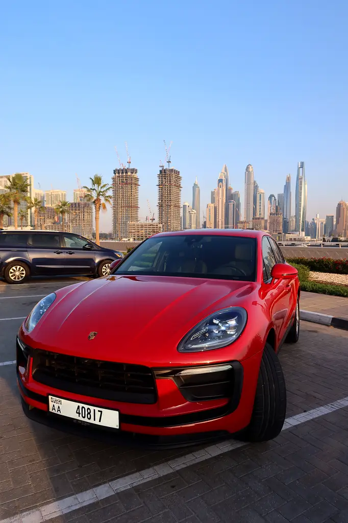Porsche Macan 2024 — photo 1 of 12